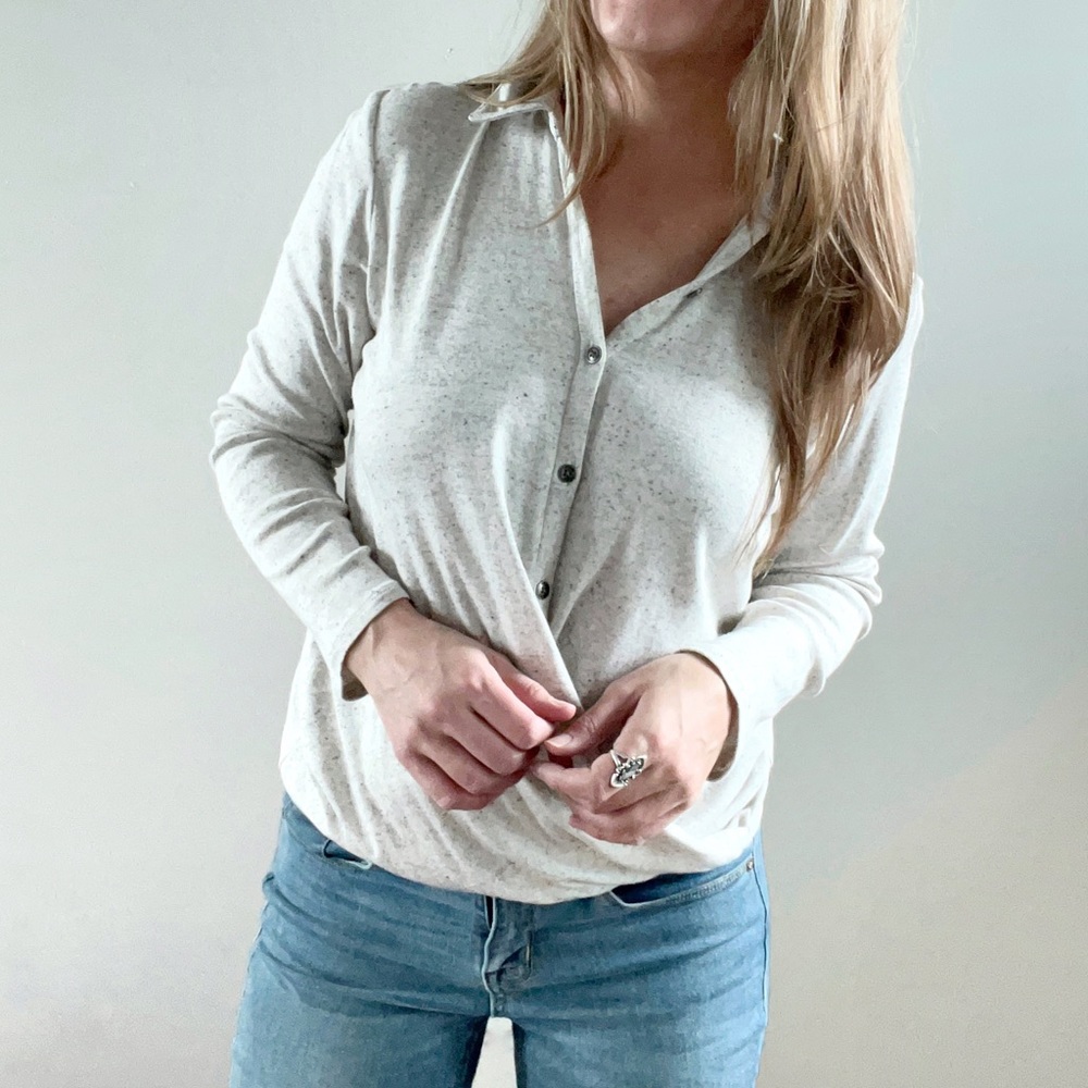 J. JILL Crossover hem Half Button collared top size XS
